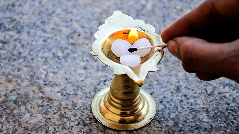 camphor-significance-in-puja