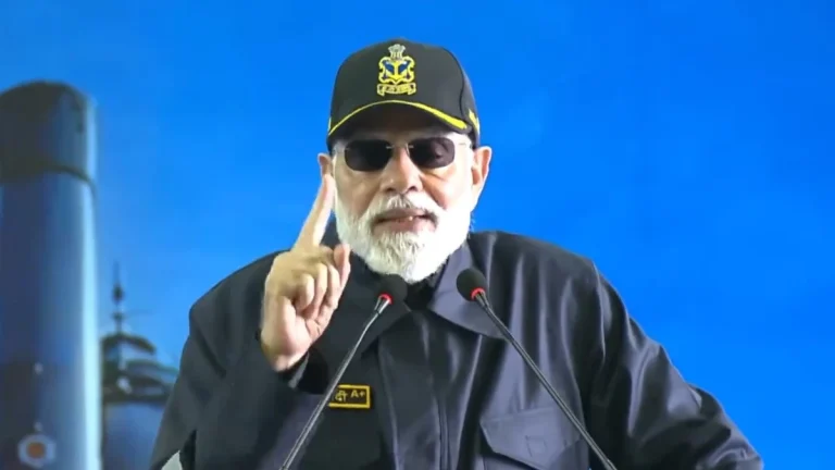 20_10_2025-pm_on_ins_vikrant_20251020_113232