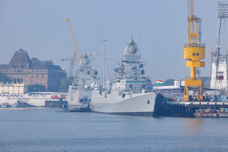 INS_Surat_INS_Nilgiri_and_INS_Vaghsheer_at_the_Naval_Dockyard_in_Mumbai